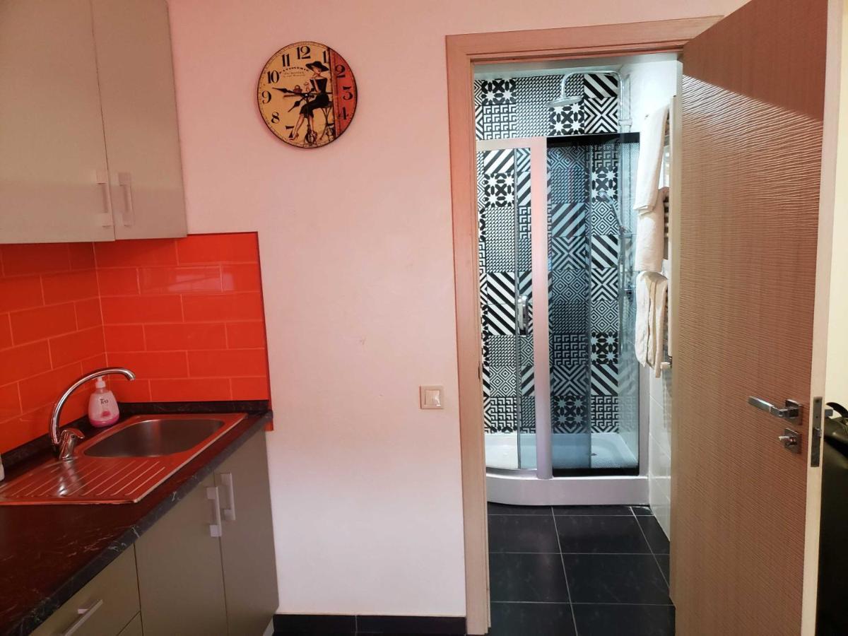 Unique 1 Bd Apt Dt W/Free Parking And Wi-Fi Apartment Chisinau Bagian luar foto